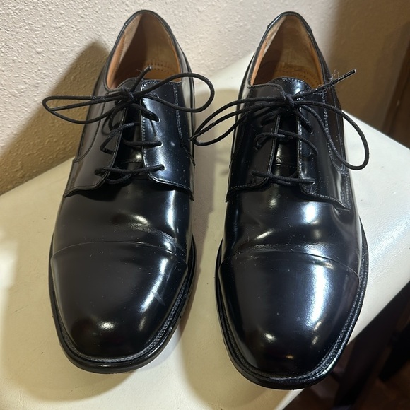 Bostonian Cap toe Oxfords size 10 1/2 W - Picture 2 of 9